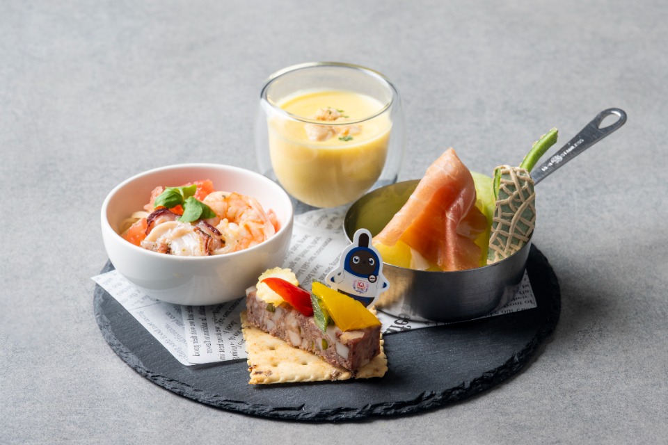 LOVOT×Afternoon Tea】Relaxing Moment with LOVOT（7/1-9/30） | 二子